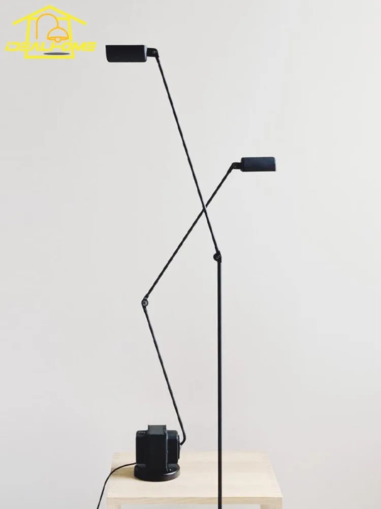 Properly bundled and secured power cords on an arc lamp
